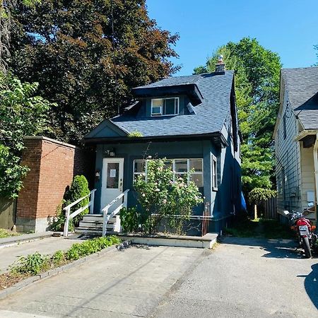 Lovely II Space Share A Room East York Canada Торонто Екстериор снимка