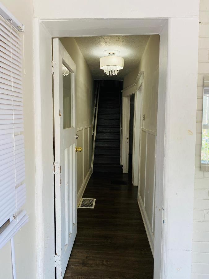 Lovely II Space Share A Room East York Canada Торонто Екстериор снимка
