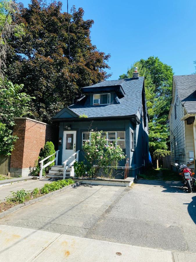 Lovely II Space Share A Room East York Canada Торонто Екстериор снимка