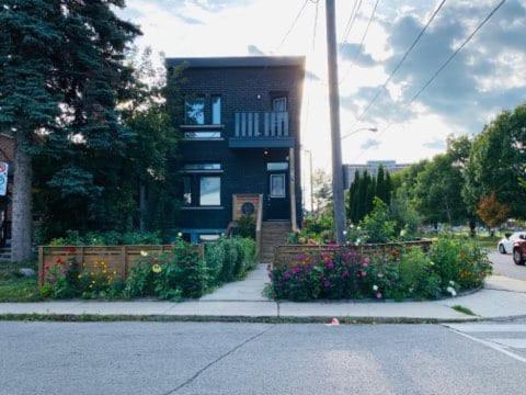 Lovely II Space Share A Room East York Canada Торонто Екстериор снимка